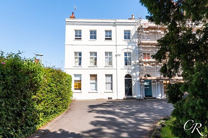 2 Bedroom Apartment For Sale In Bath Road, Town Centre, GL53