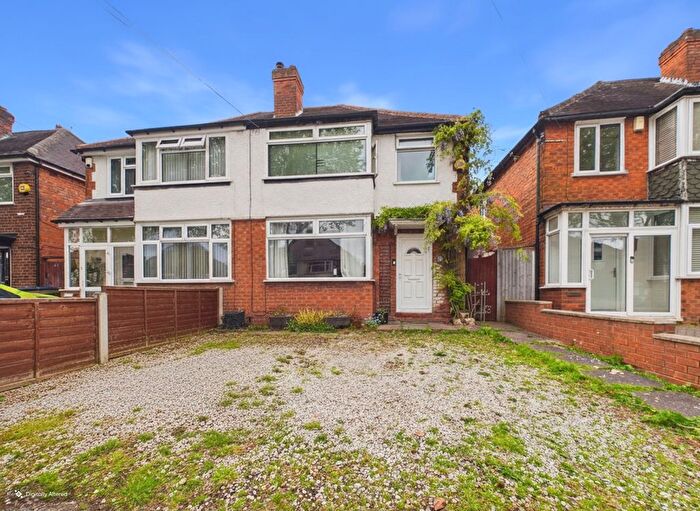 3 Bedroom Semi-Detached House For Sale In Dunvegan Road, Erdington, Birmingham, B24