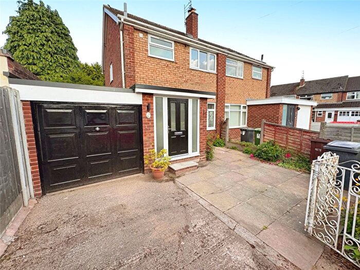 3 Bedroom Semi-Detached House To Rent In Pinfold Gardens, Wolverhampton, West Midlands, WV11
