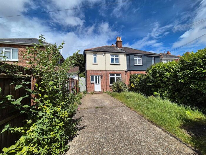 3 Bedroom Semi-Detached House For Sale In Garland Road, Heckford Park, Poole, BH15