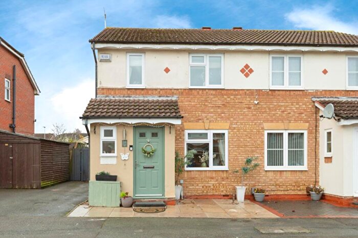 3 Bedroom Semi-Detached House For Sale In Coleford Road, Leicester, Leicestershire, LE4