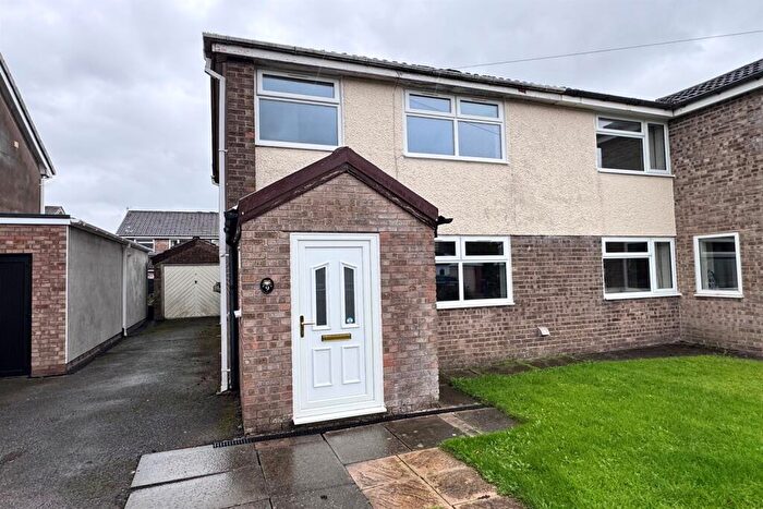 3 Bedroom Semi Detached House For Sale In Links Road, Chapel-En-Le-Frith, High Peak, SK23