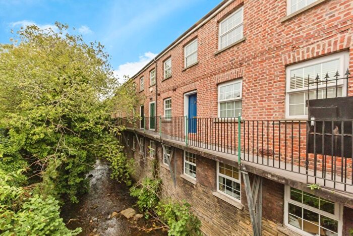 2 Bedroom Flat For Sale In Brook Street, Macclesfield, Cheshire, SK11