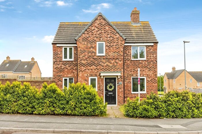 3 Bedroom Semi Detached House For Sale In Brooklands Avenue, Leeds, LS14