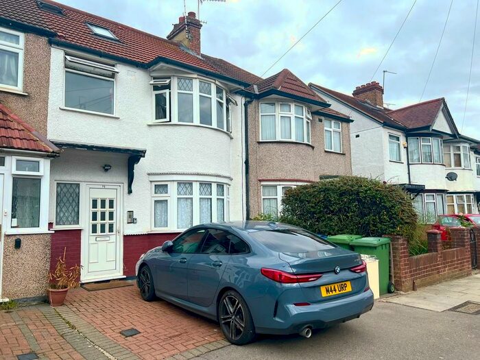 Studio To Rent In Carmelite Road, Harrow, HA3