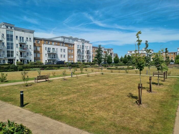 2 Bedroom Apartment To Rent In Grebe Way, Maidenhead, SL6