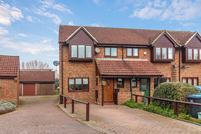 3 Bedroom Property For Sale In Tooveys Mill Close, Kings Langley, WD4