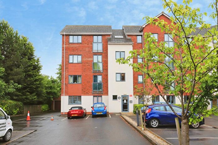 1 Bedroom Flat For Sale In Castle Road, Kidderminster, Worcestershire, DY11