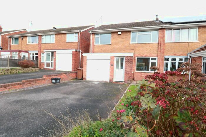 3 Bedroom Semi-Detached House To Rent In Birchley Rise, Solihull, B92