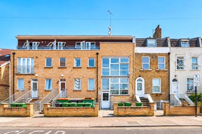 2 Bedroom Flat For Sale In Manbey Park Road, London, London, E15