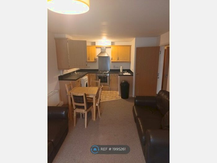 1 Bedroom Flat To Rent In Jessop House, Runcorn, WA7