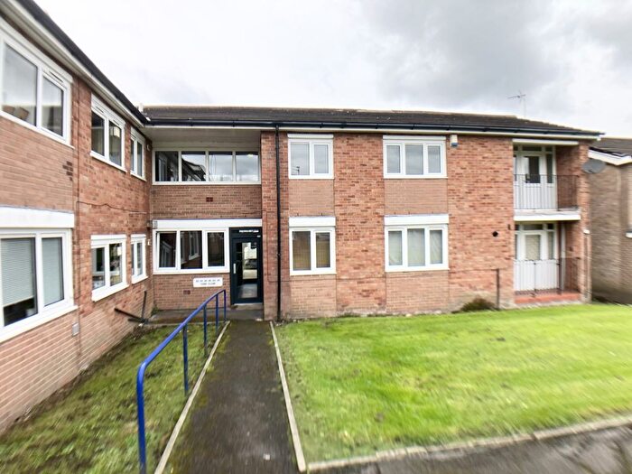 2 Bedroom Flat To Rent In York Close, Clayton Le Moors, BB5