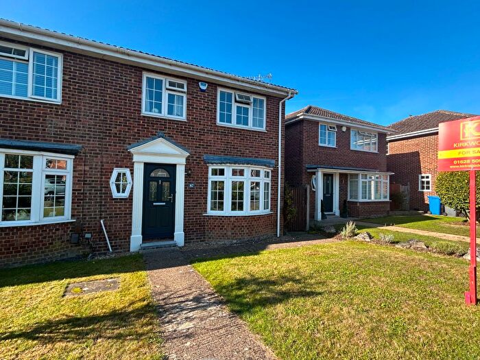 3 Bedroom End Terrace House For Sale In Cranbrook Drive, Maidenhead, Berkshire, SL6