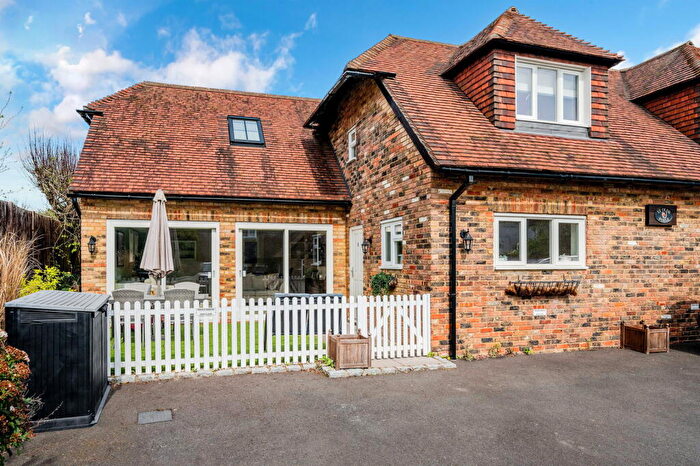 3 Bedroom Maisonette For Sale In West Street, Reigate, RH2