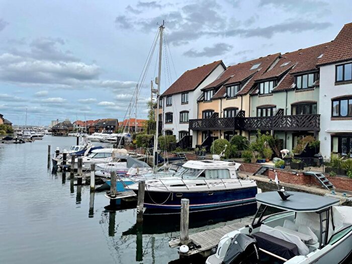 3 Bedroom Town House For Sale In Endeavour Way, Hythe, Southampton, SO45