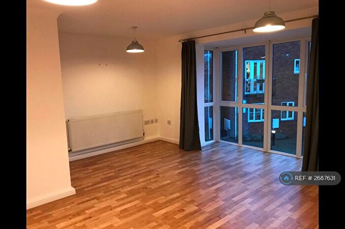 2 Bedroom Flat To Rent In Heron Quay, Bedford, MK40
