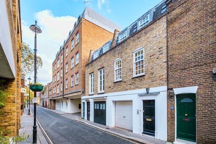 3 Bedroom Flat To Rent In Greencoat Place, London, SW1P