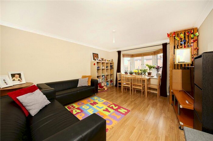 2 Bedroom Flat To Rent In Rossetti Road, Bermondsey, London, SE16