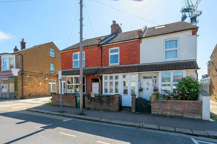 2 Bedroom End Of Terrace House To Rent In Sydney Road, Watford, Hertfordshire, WD18