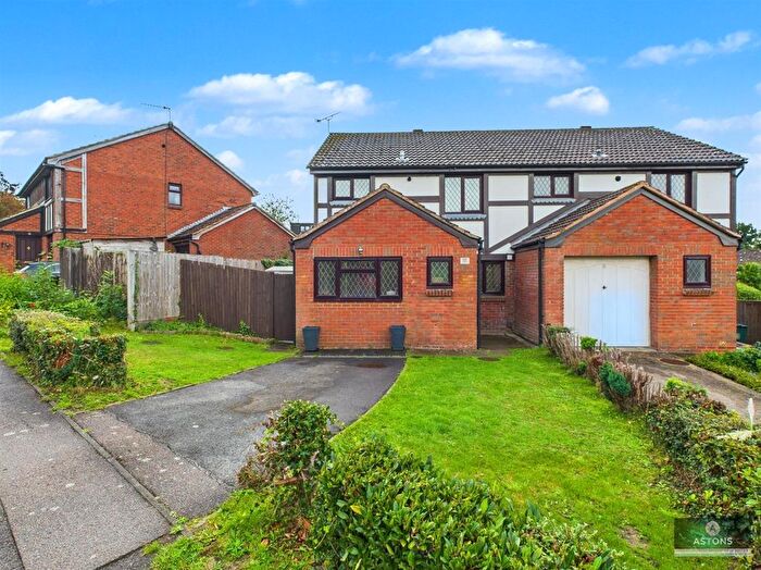 3 Bedroom Semi-Detached House For Sale In Redgrave Drive, Maidenbower, RH10