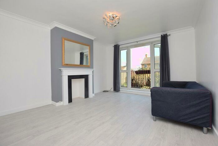 2 Bedroom Flat To Rent In Dowson Close London, SE5