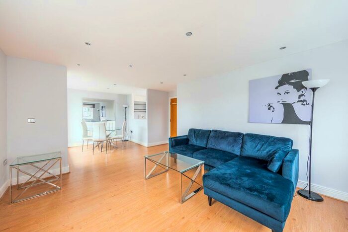 3 Bedroom Apartment To Rent In Tradewinds, Wards Wharf Approach, London, E16