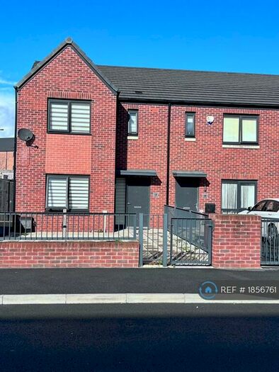 3 Bedroom Semi-Detached House To Rent In Toxteth Street, Manchester, M11