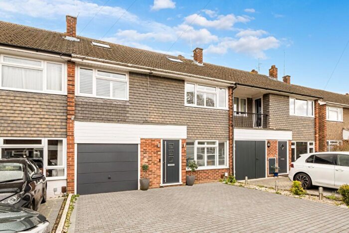 4 Bedroom Terraced House For Sale In Wey Barton, Byfleet, Surrey, KT14