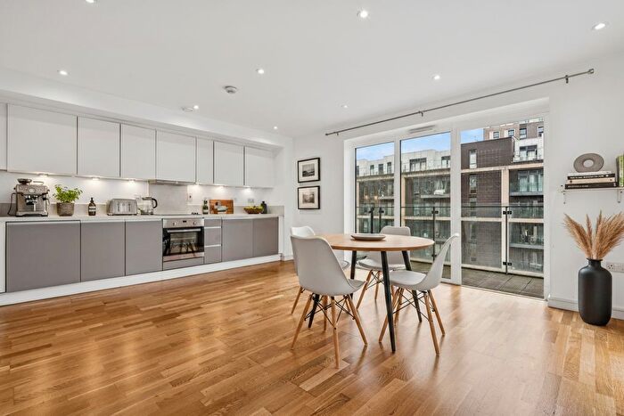 2 Bedroom Flat To Rent In Enterprise Way, Wandsworth, SW18