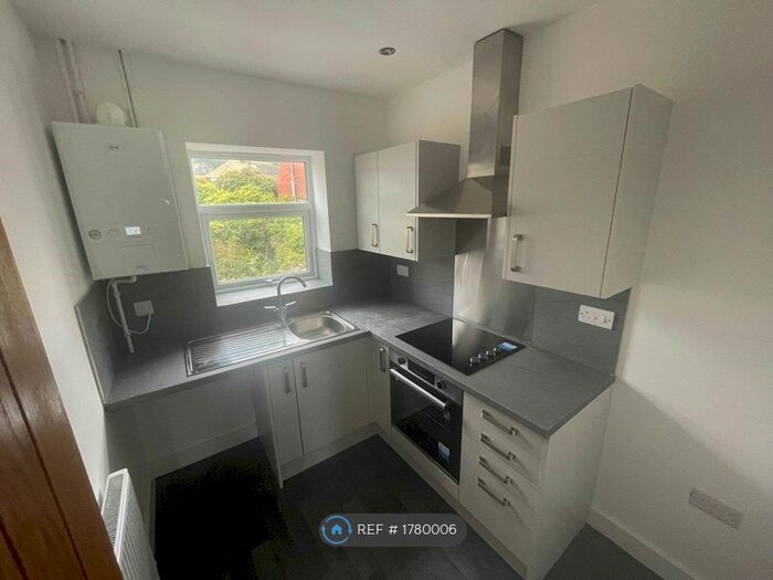 4 Bedroom Maisonette To Rent In Maes Y Groes, Prestatyn, LL19