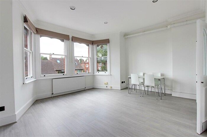 1 Bedroom Flat To Rent In Frognal, Hampstead, NW3
