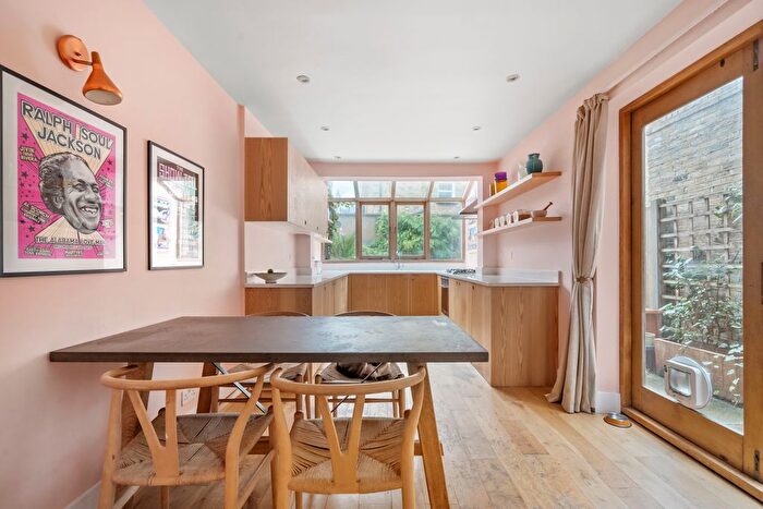 5 Bedroom Terraced House For Sale In Hollar Road, London, N16
