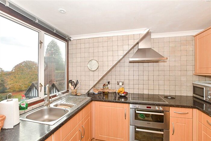 2 Bedroom Flat For Sale In Trulls Hatch, Argos Hill, Rotherfield, East Sussex, TN6