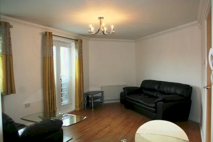2 Bedroom Flat To Rent In Radcliffe Close, St James Village, Gateshead, NE8