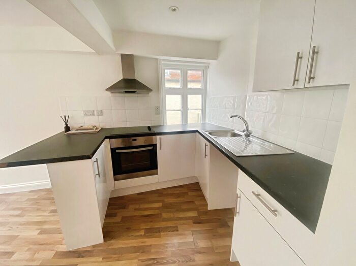 1 Bedroom Flat To Rent In High Street, Saffron Walden, CB10