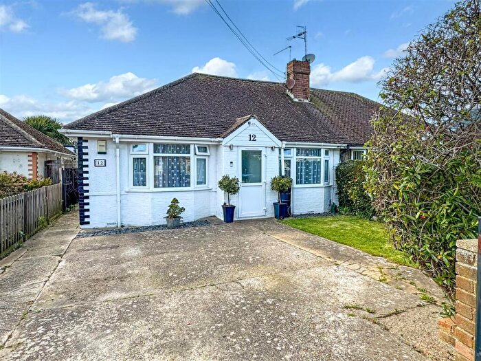 3 Bedroom Semi-Detached Bungalow For Sale In Clarence Avenue, Littlehampton, BN17