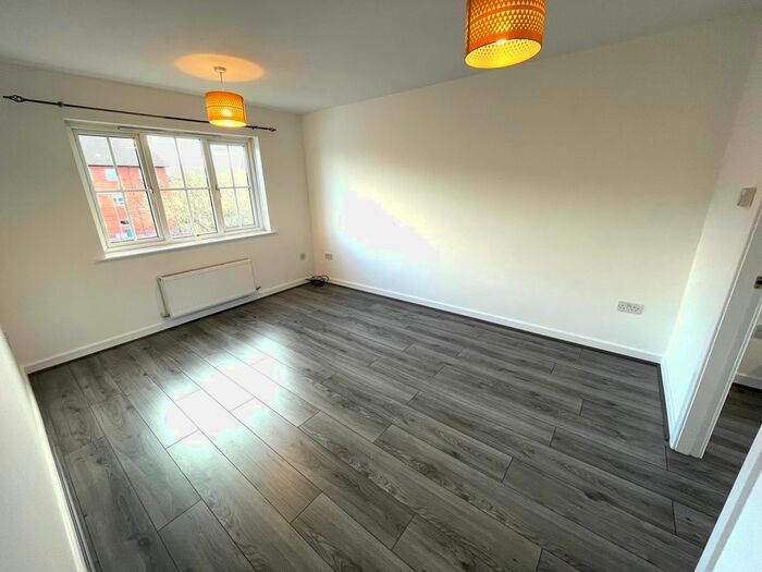 2 Bedroom Flat To Rent In Lockfields View, Liverpool, L3