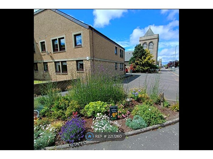 2 Bedroom Flat To Rent In Palmer Court, Grangemouth, FK3