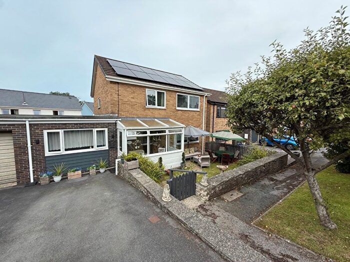 4 Bedroom Detached House For Sale In Berllan Deg, Aberaeron, SA46