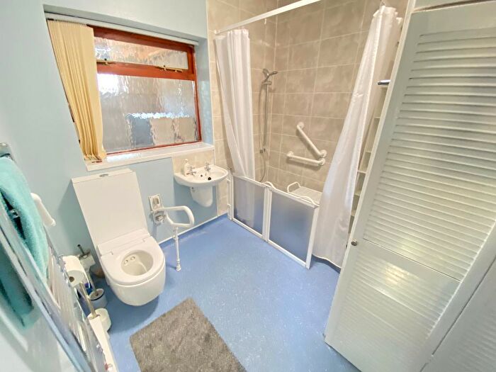 2 Bedroom Semi-Detached Bungalow For Sale In Cellarhead Road, Werrington, Stoke On Trent, ST9