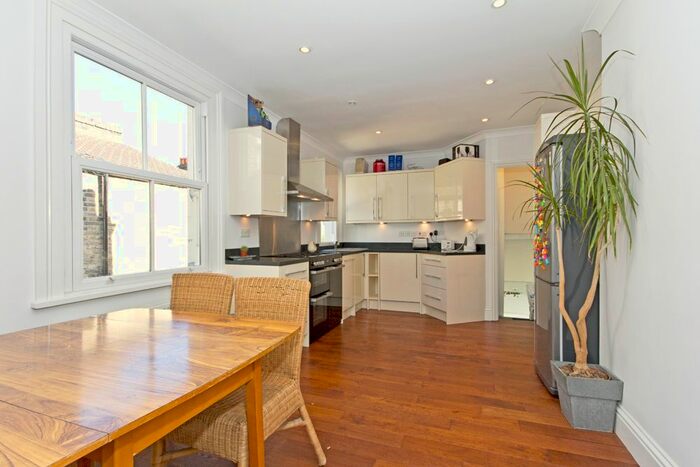 1 Bedroom Flat To Rent In Merton Road, Earlsfield, SW18