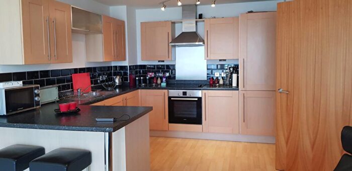 2 Bedroom Apartment To Rent In Park Central, B15
