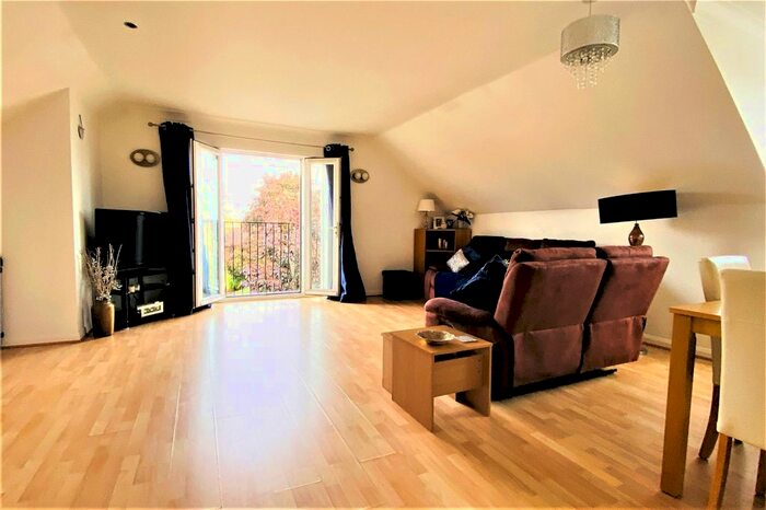 1 Bedroom Flat To Rent In Laleham Road, Staines-Upon-Thames, Surrey, TW18