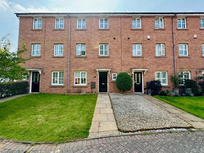 4 Bedroom Terraced House To Rent In Laxton Grove, Solihull, West Midlands, B91