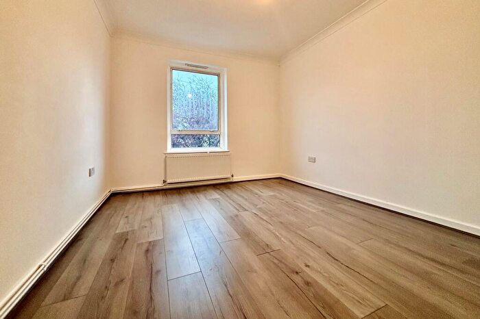 1 Bedroom Flat To Rent In Napier Road, Gillingham, ME7