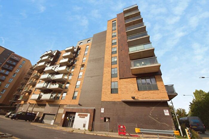 2 Bedroom Flat For Sale In South Street, Romford, Essex, RM1