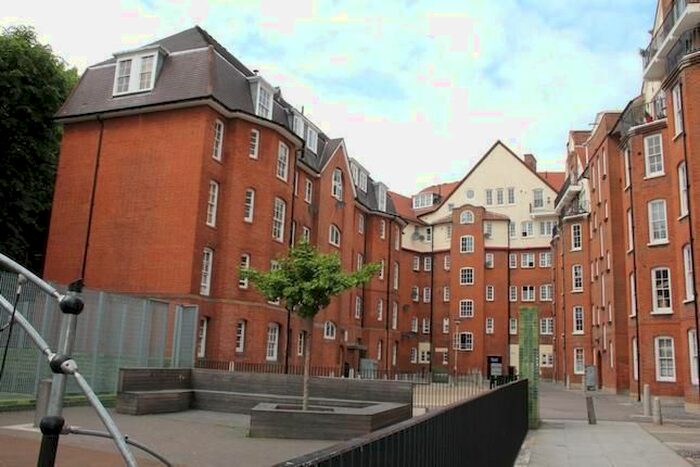 2 Bedroom Flat To Rent In Club Row, London, E2