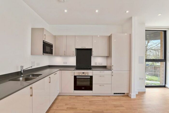 1 Bedroom Apartment To Rent In Burgess Springs, Chelmsford, CM1