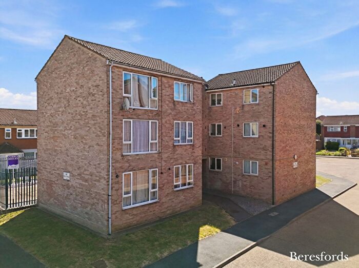 1 Bedroom Flat For Sale In Bideford Close, Romford, RM3