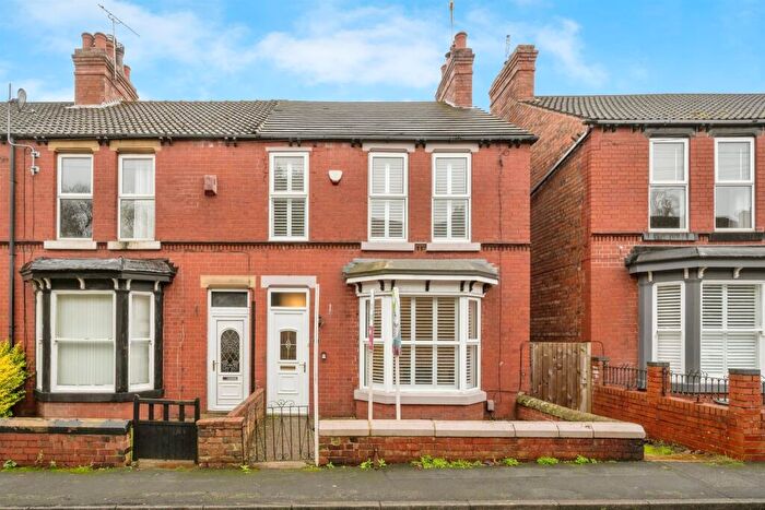 3 Bedroom Terraced House For Sale In Holywell Lane, Conisbrough, Doncaster, DN12